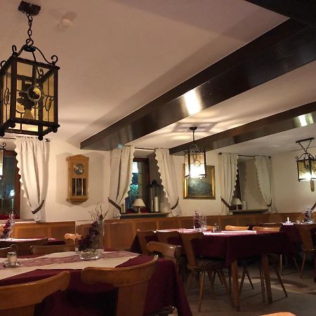 Gasthof Adler Schillingsfuerst Bagian luar foto